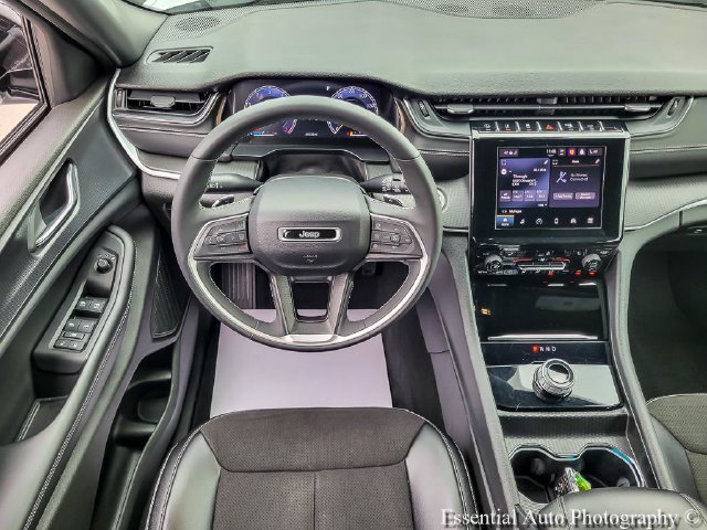 Certified 2024 Jeep Grand Cherokee L Altitude AWD/4WD image 14