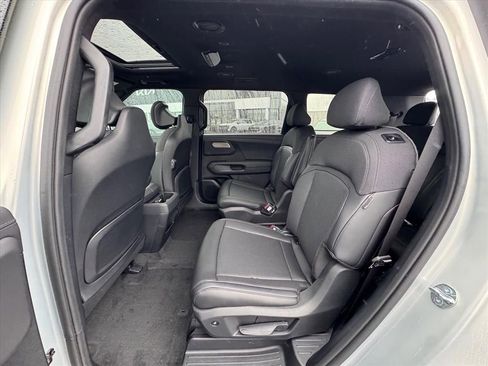 New 2027 Kia Telluride S image 9