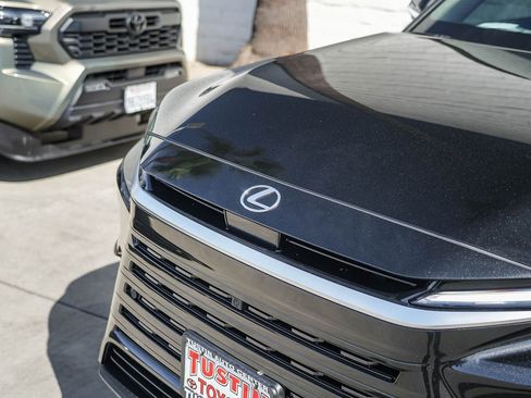 Used 2026 Lexus TX 350 AWD w/ Technology Package image 3