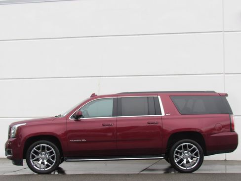 Used 2019 GMC Yukon XL SLT w/ Open Road Package image 4