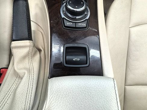 Used 2012 BMW 335i Convertible RWD image 41