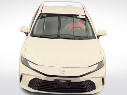 Used 2025 Toyota Camry LE FWD image 7
