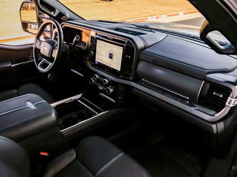 Used 2026 Ford F450 Platinum w/ FX4 Off-Road Package image 55