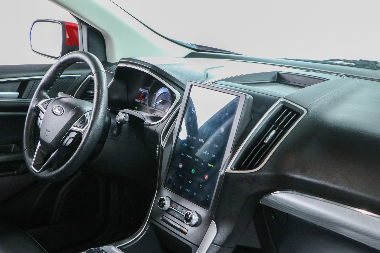 Used 2021 Ford Edge SEL w/ Convenience Package FWD image 26