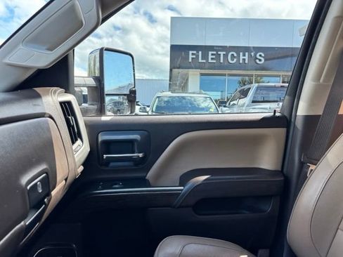 Used 2018 GMC Sierra 2500 Denali w/ Duramax Plus Package AWD/4WD image 13