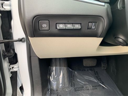 Used 2024 Buick Enclave Avenir w/ Avenir Technology Package FWD image 15