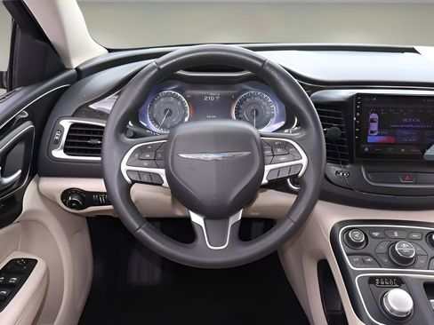 Used 2015 Chrysler 200 C FWD image 14