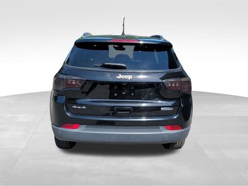 Used 2019 Jeep Compass Latitude AWD/4WD image 4