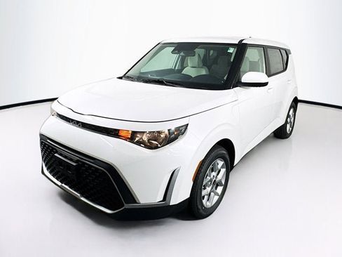 New 2025 Kia Soul LX w/ LX Technology Package image 1