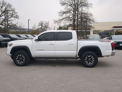 Used 2019 Toyota Tacoma TRD Off-Road image 6