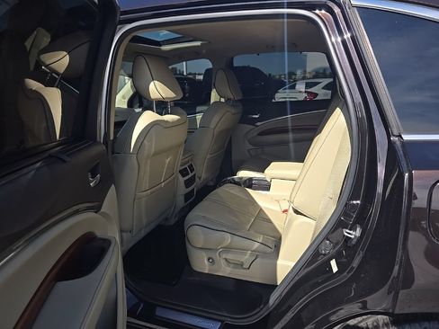 Used 2017 Acura MDX SH-AWD w/ Advance Package image 36