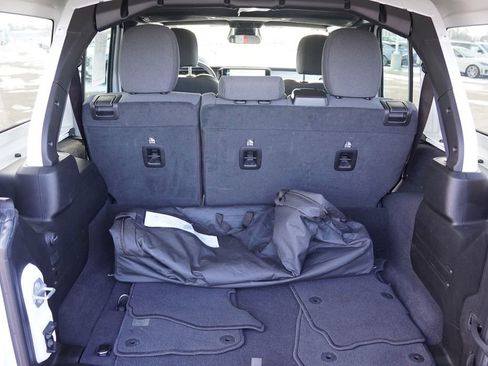 Certified 2025 Jeep Wrangler Unlimited Sahara w/ Safety Group image 19