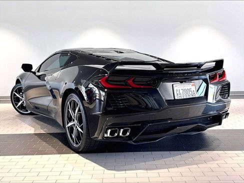 Used 2022 Chevrolet Corvette Stingray Premium Cpe w/ Z51 Performance Package RWD image 3