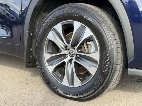 Used 2022 Toyota Highlander XLE image 26