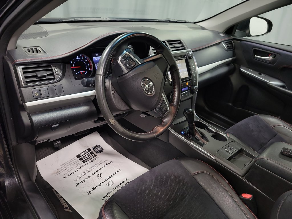 Used 2016 Toyota Camry XSE w/ Moonroof Package FWD image 16