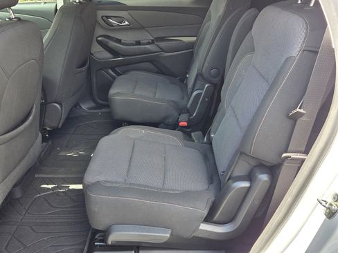 Used 2020 Chevrolet Traverse LT image 4