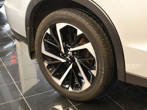 Used 2024 Mitsubishi Outlander SE AWD/4WD image 40
