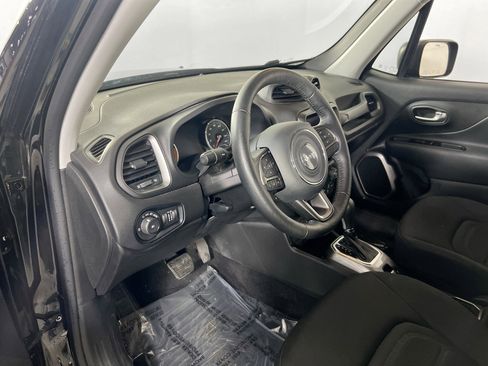 Used 2022 Jeep Renegade Latitude w/ Convenience Group image 9