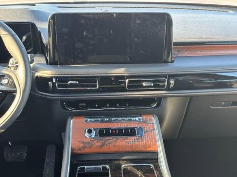 New 2026 Lincoln Aviator Black Label w/ Dynamic Handling Package image 14