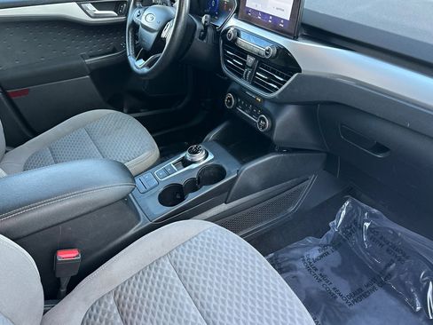 Used 2020 Ford Escape SE Sport image 18
