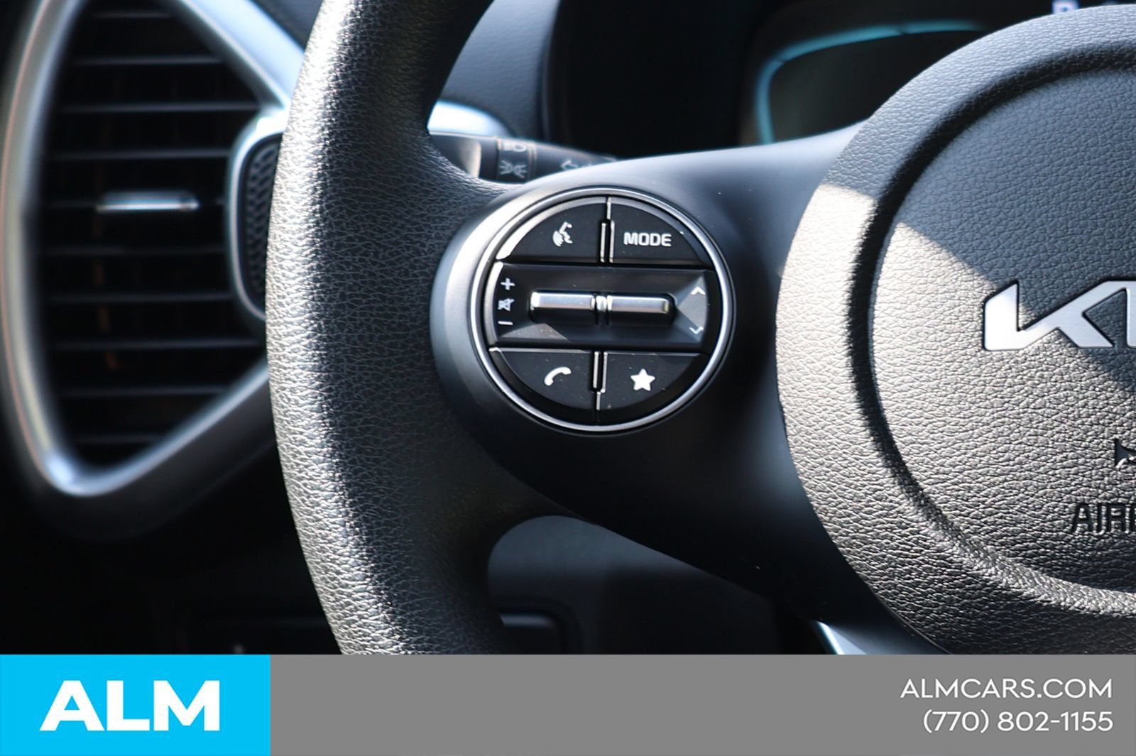 Used 2025 Kia Soul LX w/ LX Technology Package FWD image 26