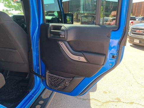 Used 2015 Jeep Wrangler Unlimited Sport w/ Quick Order Package 24S AWD/4WD image 21