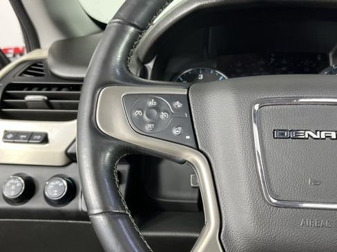 Used 2020 GMC Yukon XL Denali image 15