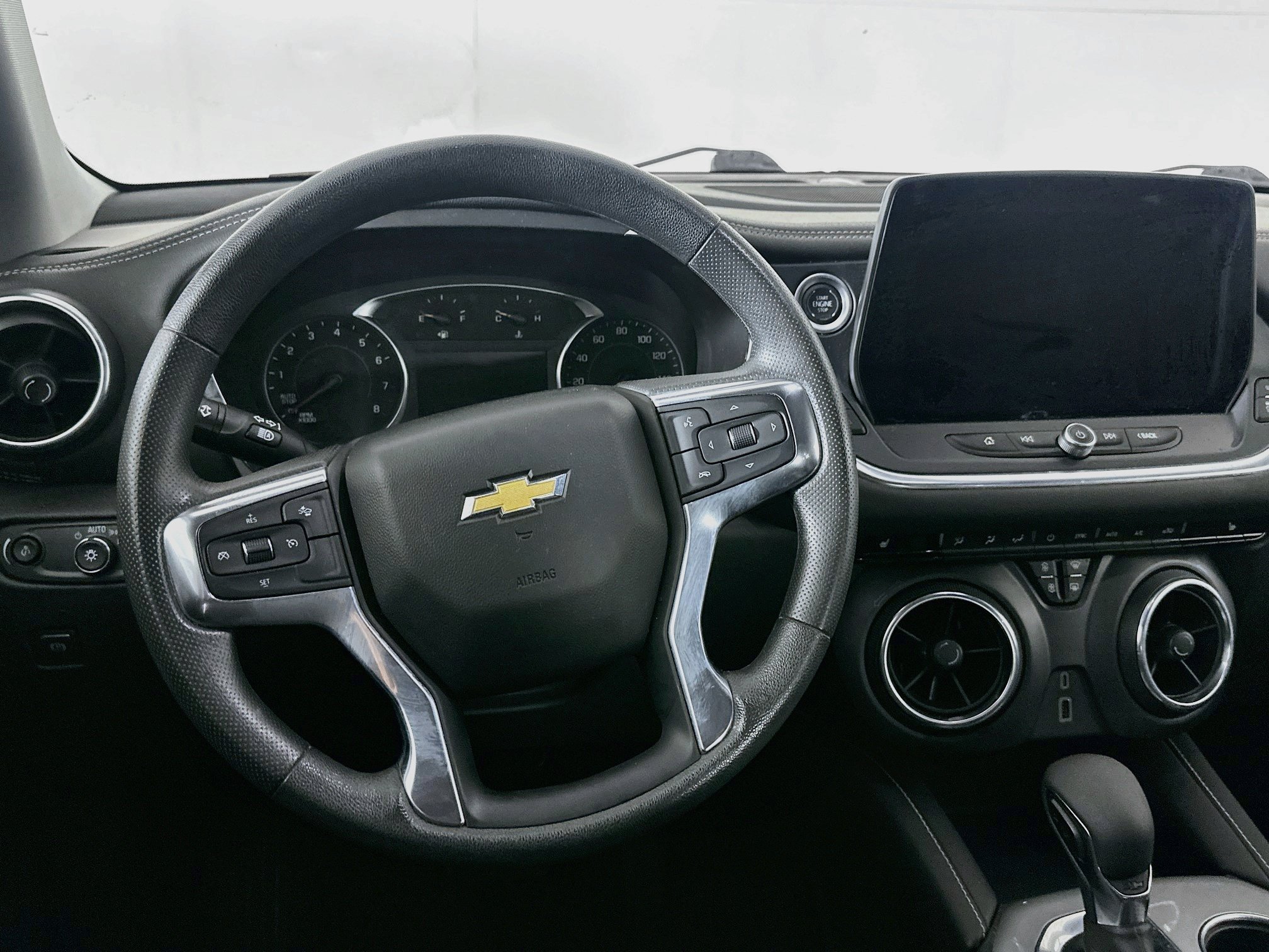 Used 2025 Chevrolet Blazer LT FWD image 17