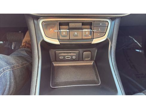 Used 2023 GMC Terrain SLT w/ Infotainment Package II AWD/4WD image 16