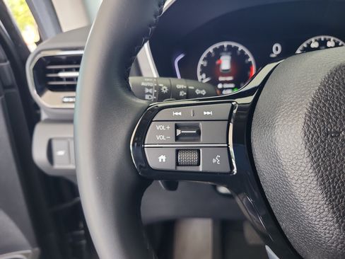 Used 2025 Honda Pilot EX-L image 15