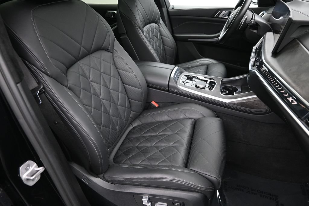 Used 2023 BMW X7 xDrive40i w/ M Sport Package AWD/4WD image 32