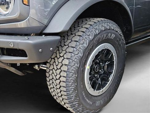 New 2025 Ford Bronco Badlands image 8