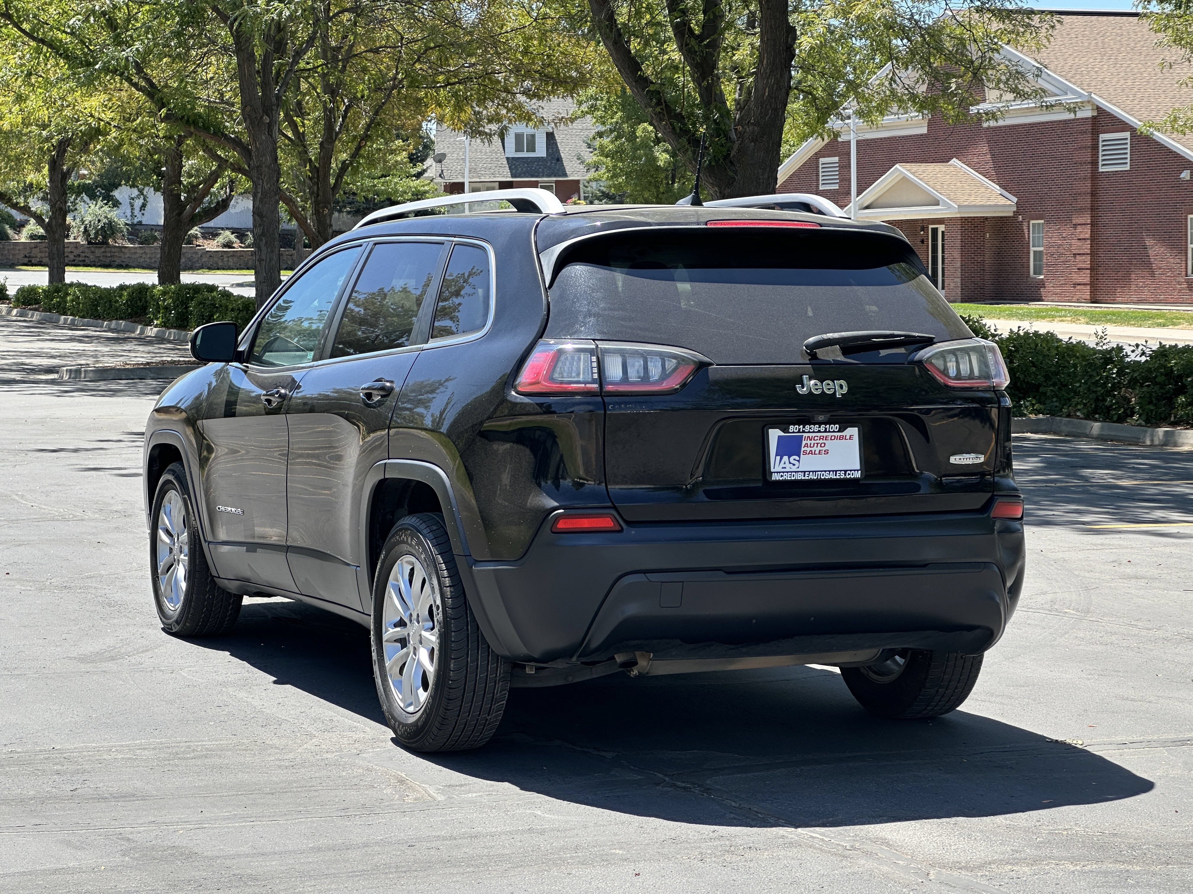 Used 2019 Jeep Cherokee Latitude w/ Popular Appearance Group FWD image 7
