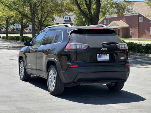 Used 2019 Jeep Cherokee Latitude w/ Popular Appearance Group FWD image 7
