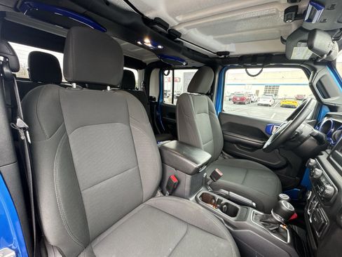Used 2021 Jeep Gladiator Sport image 24