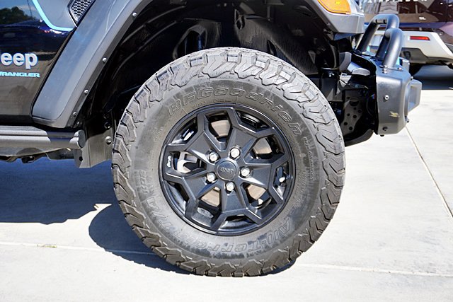 Used 2023 Jeep Wrangler Unlimited Rubicon 4xe AWD/4WD image 14