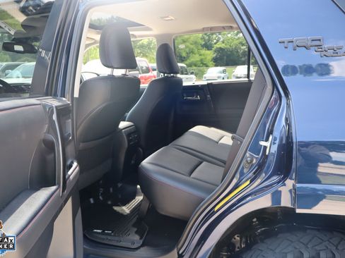 Used 2022 Toyota 4Runner TRD Off-Road Premium w/ Moonroof Package AWD/4WD image 27