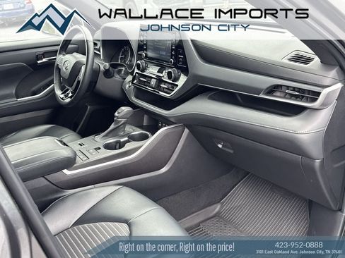 Used 2022 Toyota Highlander XSE FWD image 37