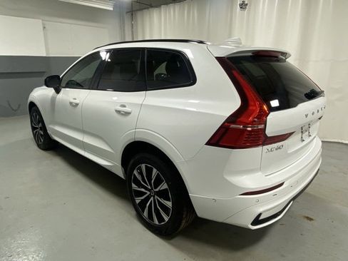 Used 2025 Volvo XC60 B5 Plus image 2