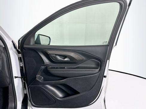 Used 2024 GMC Terrain SLE FWD image 31
