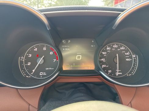 Used 2018 Alfa Romeo Giulia AWD image 35