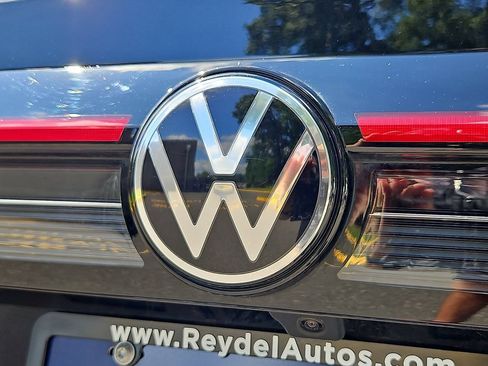 Certified 2025 Volkswagen Taos SEL w/ Black Wheel Plus Package AWD/4WD image 33
