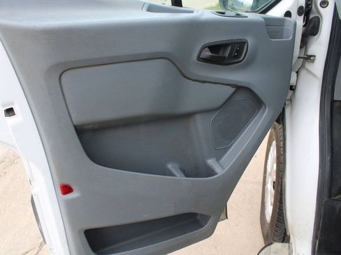 Used 2015 Ford Transit 250 130 Low Roof w/ Exterior Upgrade Package RWD image 9