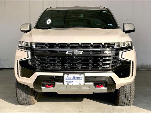 Used 2024 Chevrolet Suburban Z71 w/ Z71 Off-Road Package image 3