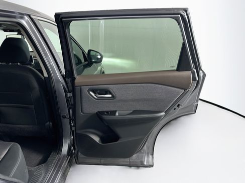 Used 2023 Nissan Rogue SV FWD image 31