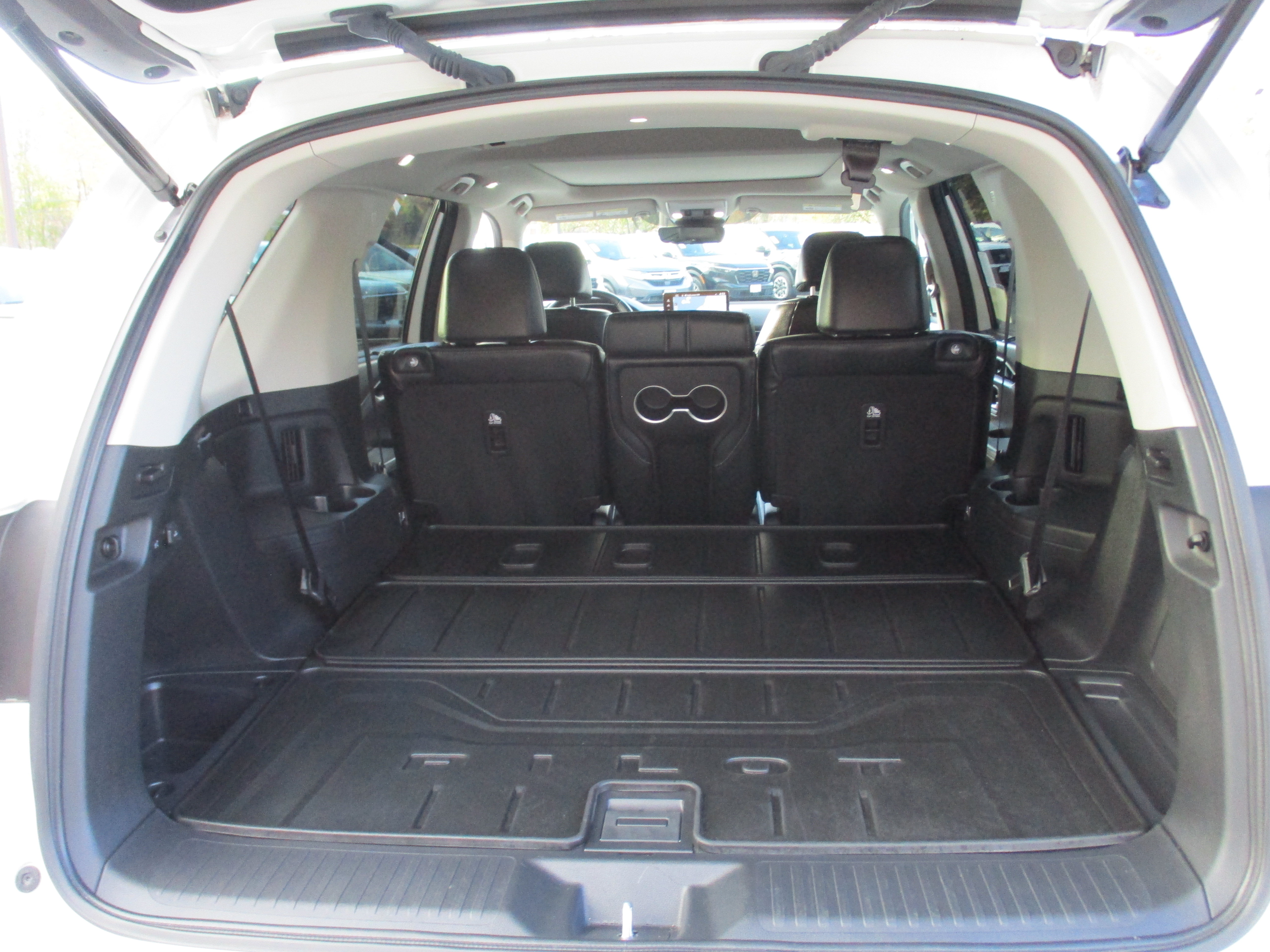 Certified 2024 Honda Pilot Touring image 14