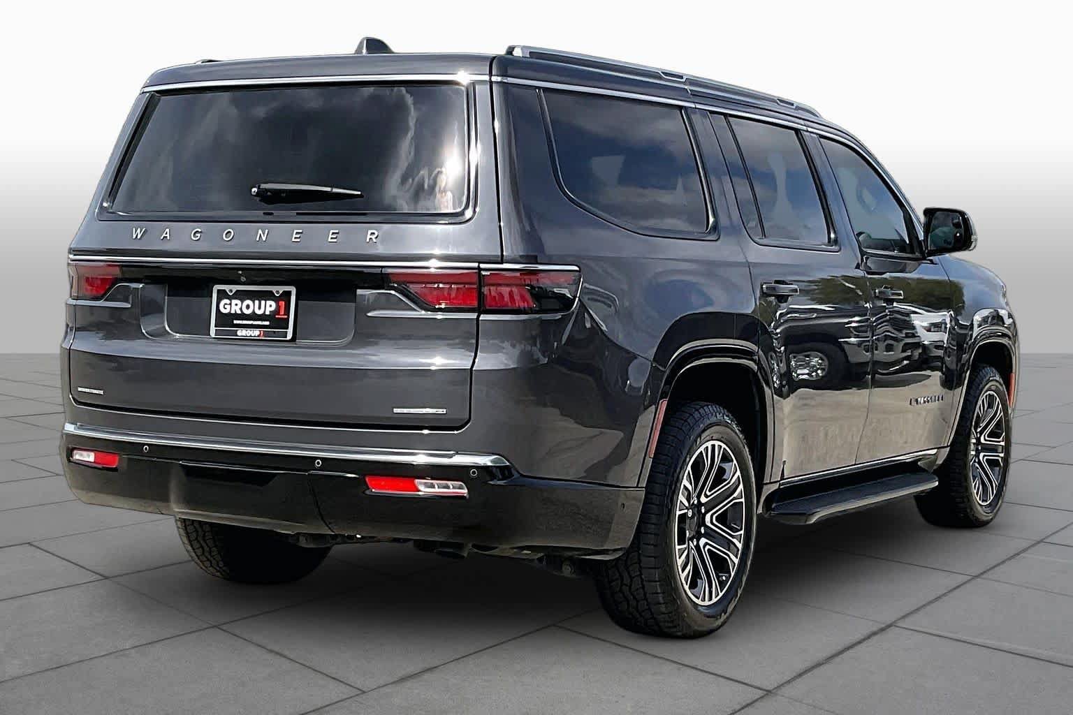 Used 2022 Jeep Wagoneer Series III w/ Convenience Group I AWD/4WD image 13