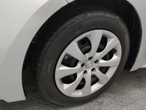 Used 2022 Toyota Corolla LE image 31