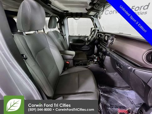 Used 2021 Jeep Wrangler Unlimited Sport AWD/4WD image 17