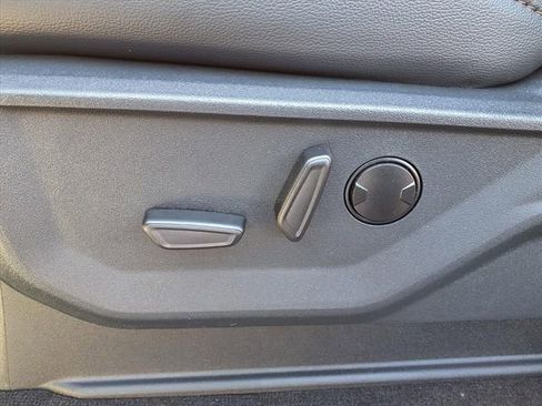 New 2026 Ford F250 Lariat w/ Black Appearance Package image 10